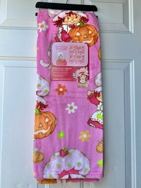 Strawberry Shortcake Pink Halloween Throw
